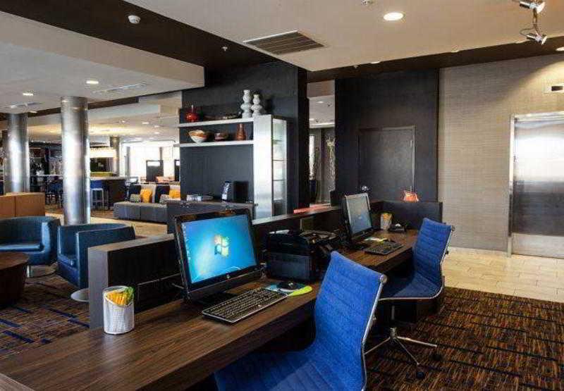 Courtyard By Marriott York Hotel Exterior photo