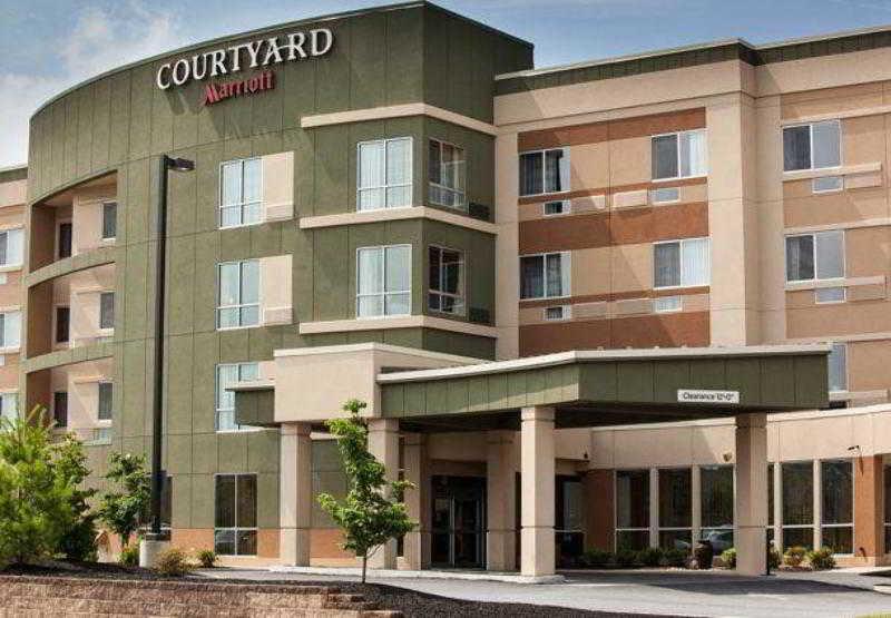 Courtyard By Marriott York Hotel Exterior photo