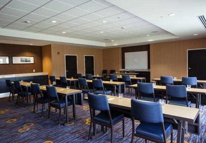 Courtyard By Marriott York Hotel Exterior photo