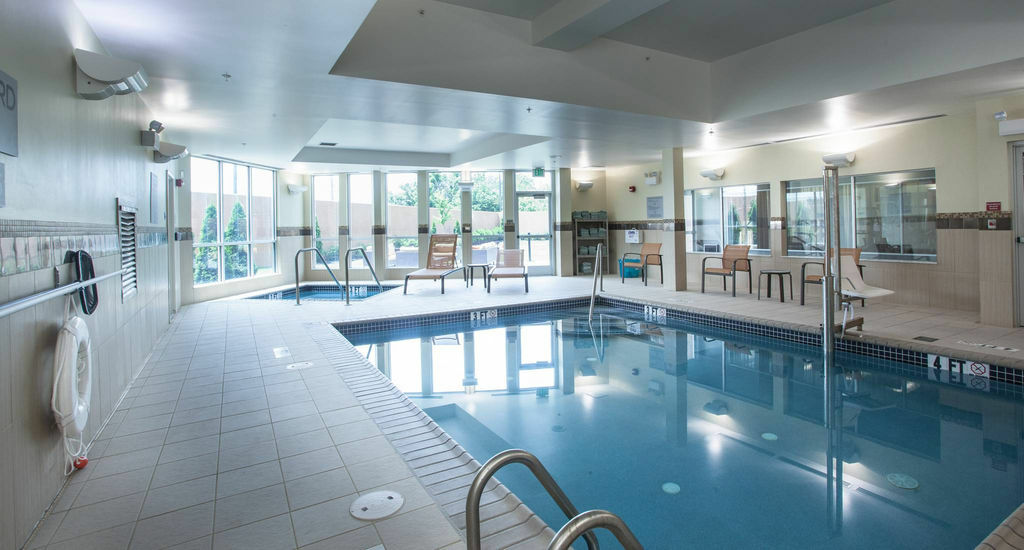 Courtyard By Marriott York Hotel Exterior photo